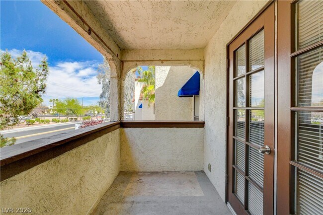 Building Photo - 6149 W Oakey Blvd