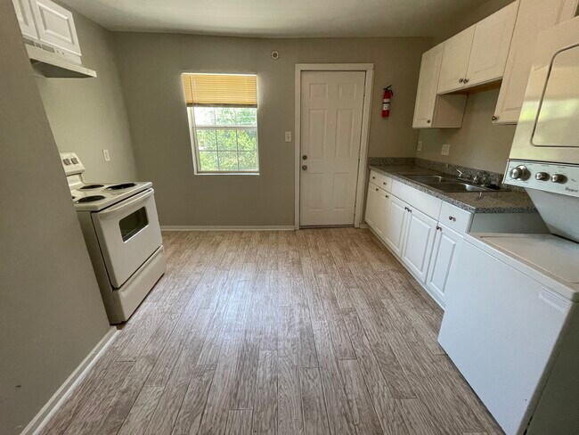 Kitchen - 6726 Burkett St