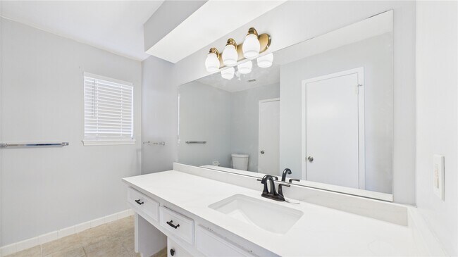 Building Photo - 1107 Verret Ln