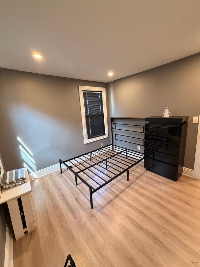 Building Photo - 125 Fabyan Pl