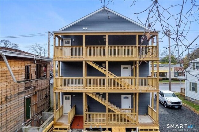 Building Photo - 1091 Whalley Ave