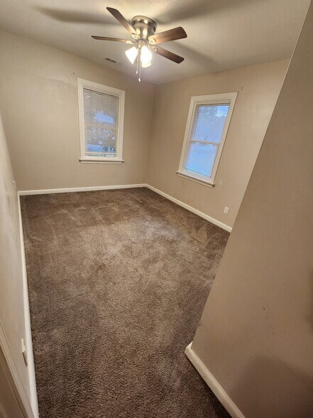 Building Photo - 2724 Mapleton Ave