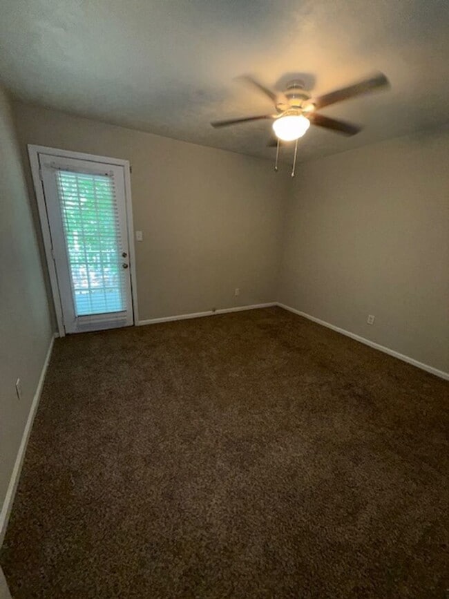 Building Photo - 124 Whetherbine Way W