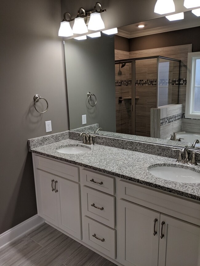 Building Photo - Beautiful Brand New Home in Burkitt Village