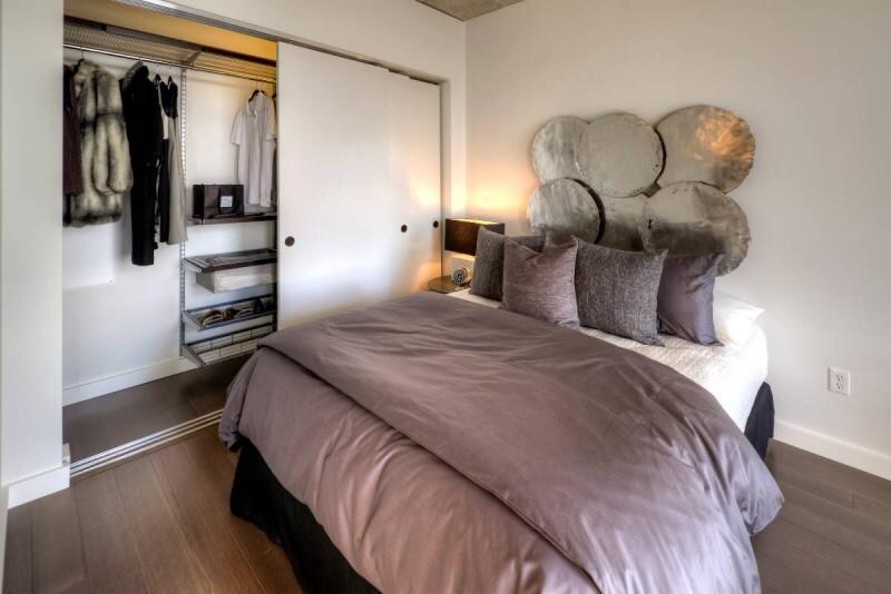 Building Photo - 745 W Division St