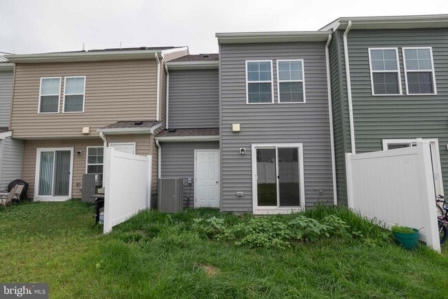 Building Photo - 15 PITCH PINE Ct