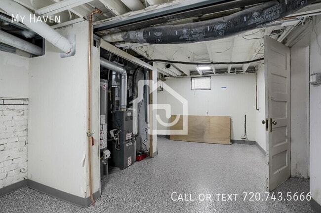 Building Photo - 2300 S Cherokee St
