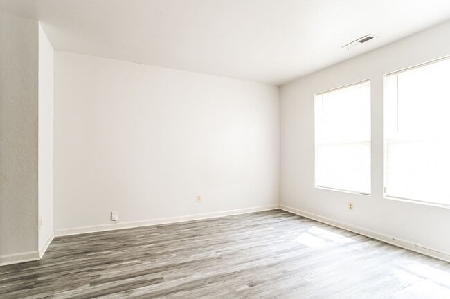 Building Photo - Coming Soon! 3 Bedroom Single Family Home