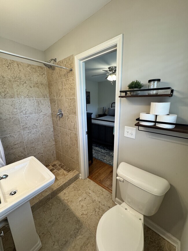 Building Photo - 2640 Varner Dr NE