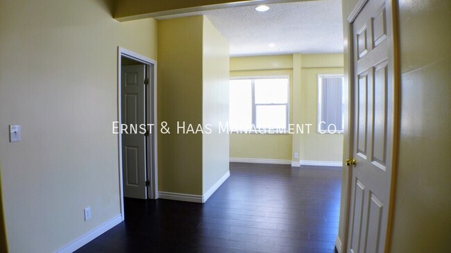 Building Photo - Amazing East Village Apartment with Great ...