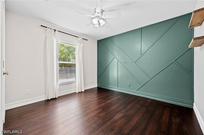 Building Photo - 421 Broadmoor St