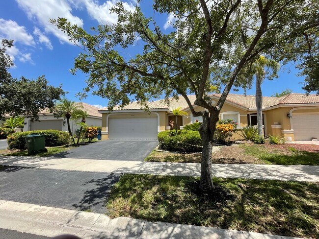 Building Photo - 1630 Zenith Way