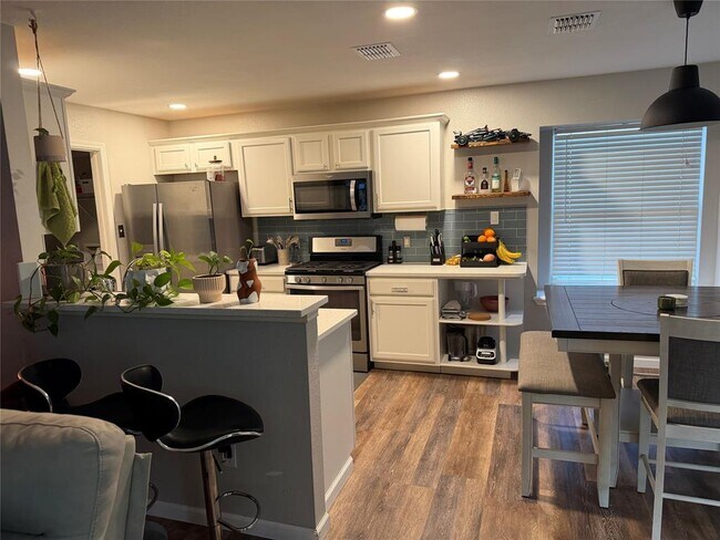 Building Photo - 1504 Sleepytime Trail