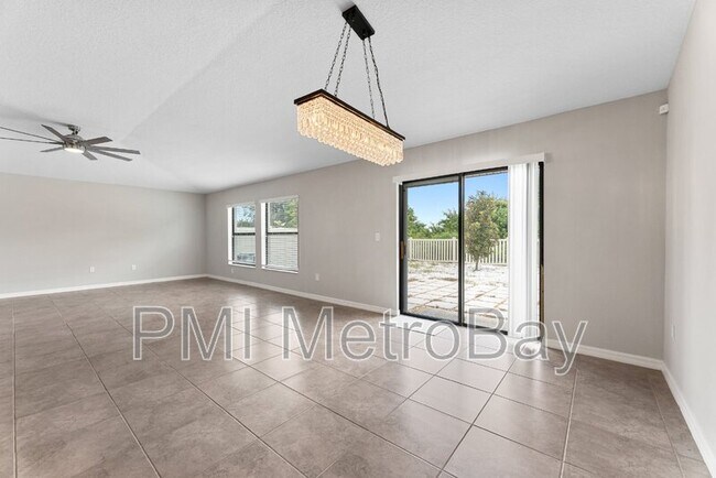 Building Photo - 9703 Sage Creek Dr