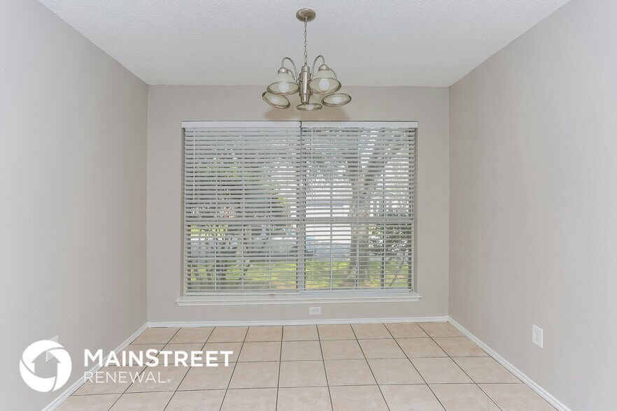 Building Photo - 5725 Northfield Dr