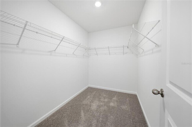 Building Photo - 6155 Daerr Rdg St