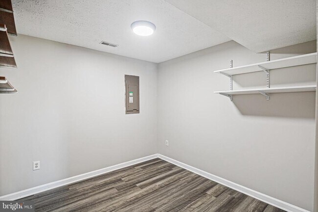 Building Photo - 5 Brantwood Ct