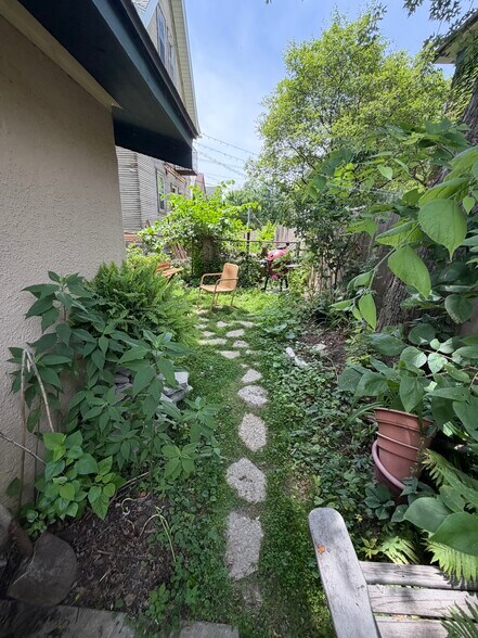 Building Photo - 1256 Spaight St