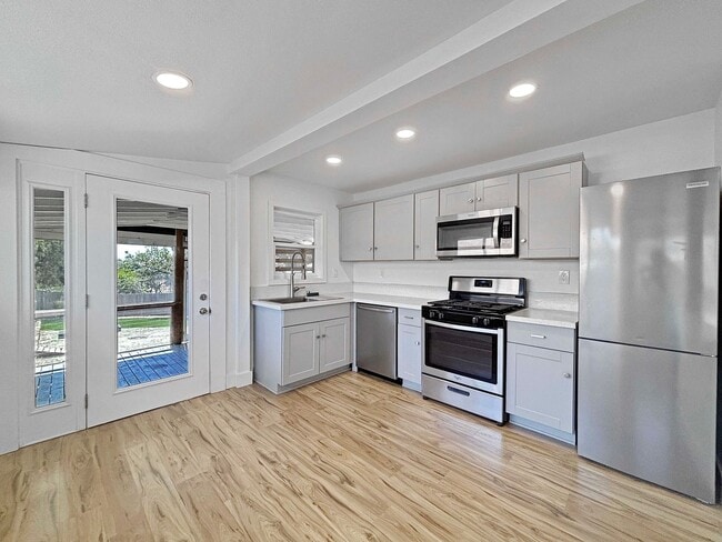 Primary Photo - Charming 2BD/1BA Home in Cherokee Point W/...