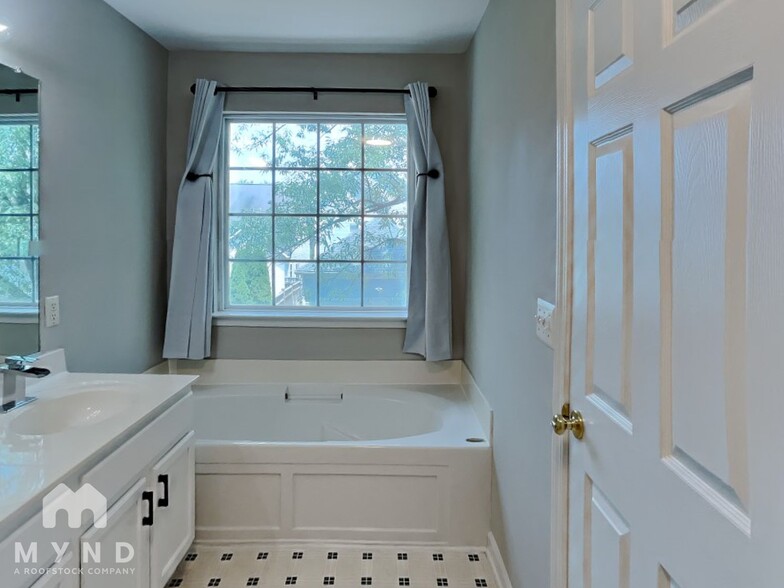 Building Photo - 10812 Galand Ct