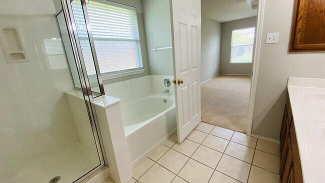 Building Photo - 207 Golden Gate Dr