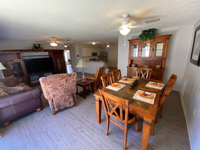 Building Photo - ANNUAL Lease – Turnkey 2+2 Patio Villa in the Desirable Village of Bonnybrook