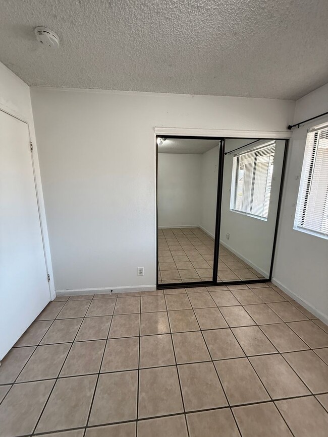 Building Photo - Orcutt Single Story Knollwood Terrace Condo with Attached One Car Garage