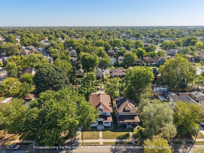 Building Photo - Spacious 4 Bed 1.5 Bath Updated Home