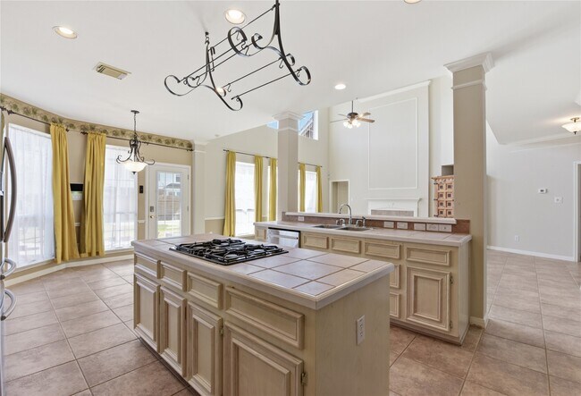 Building Photo - 5910 Willowfield Ct