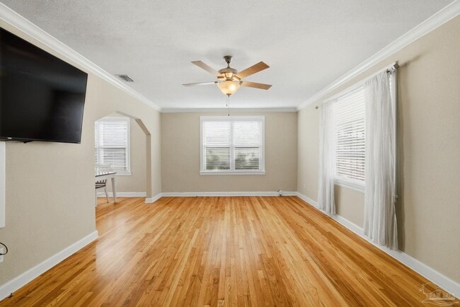 Building Photo - 1618 W Garden St