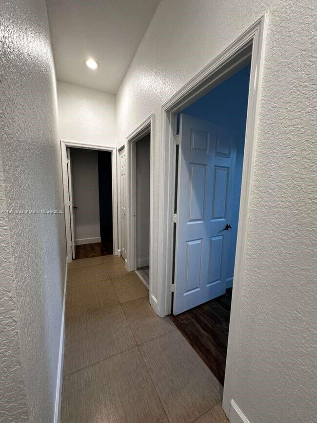 Building Photo - 1761 Aspen Ln