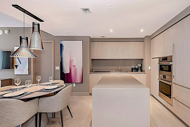 Building Photo - 4010 S Ocean Dr