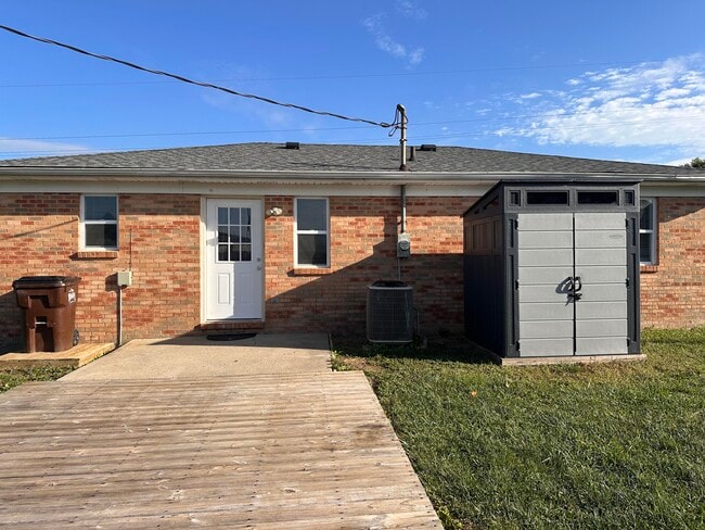 Building Photo - 53 Beechwood Dr