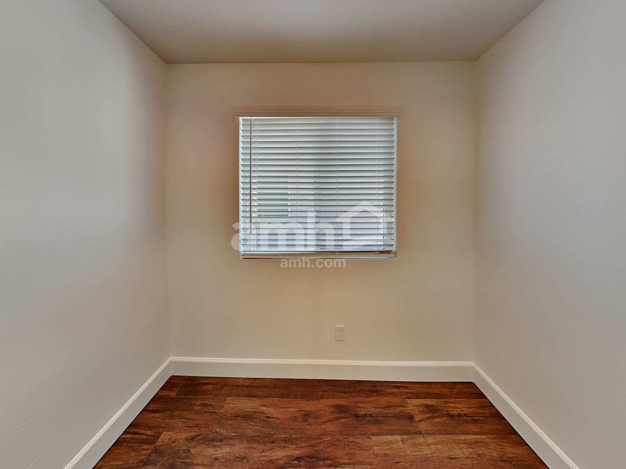 Building Photo - 17149 W Lawrence Ln