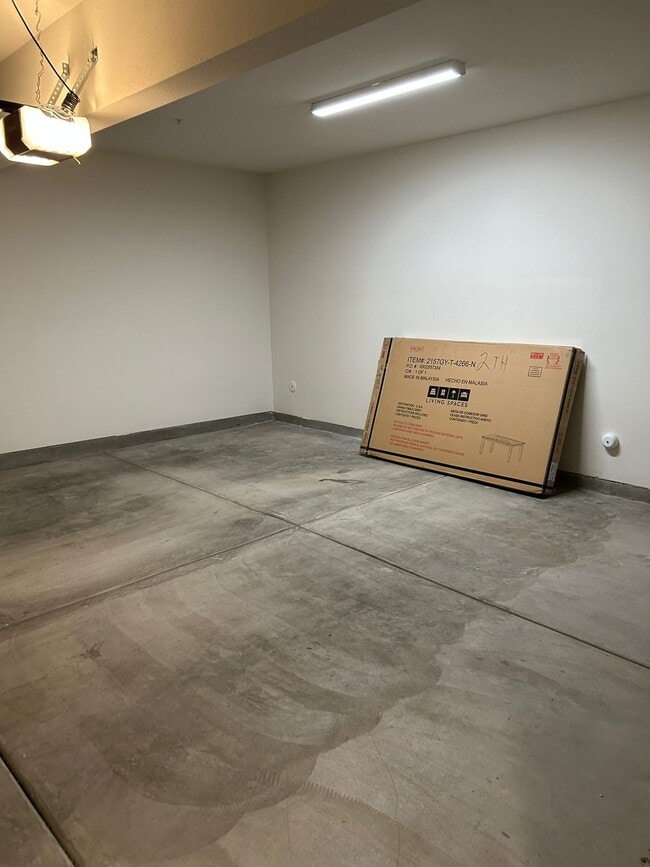 Building Photo - 344 Millstream Ct