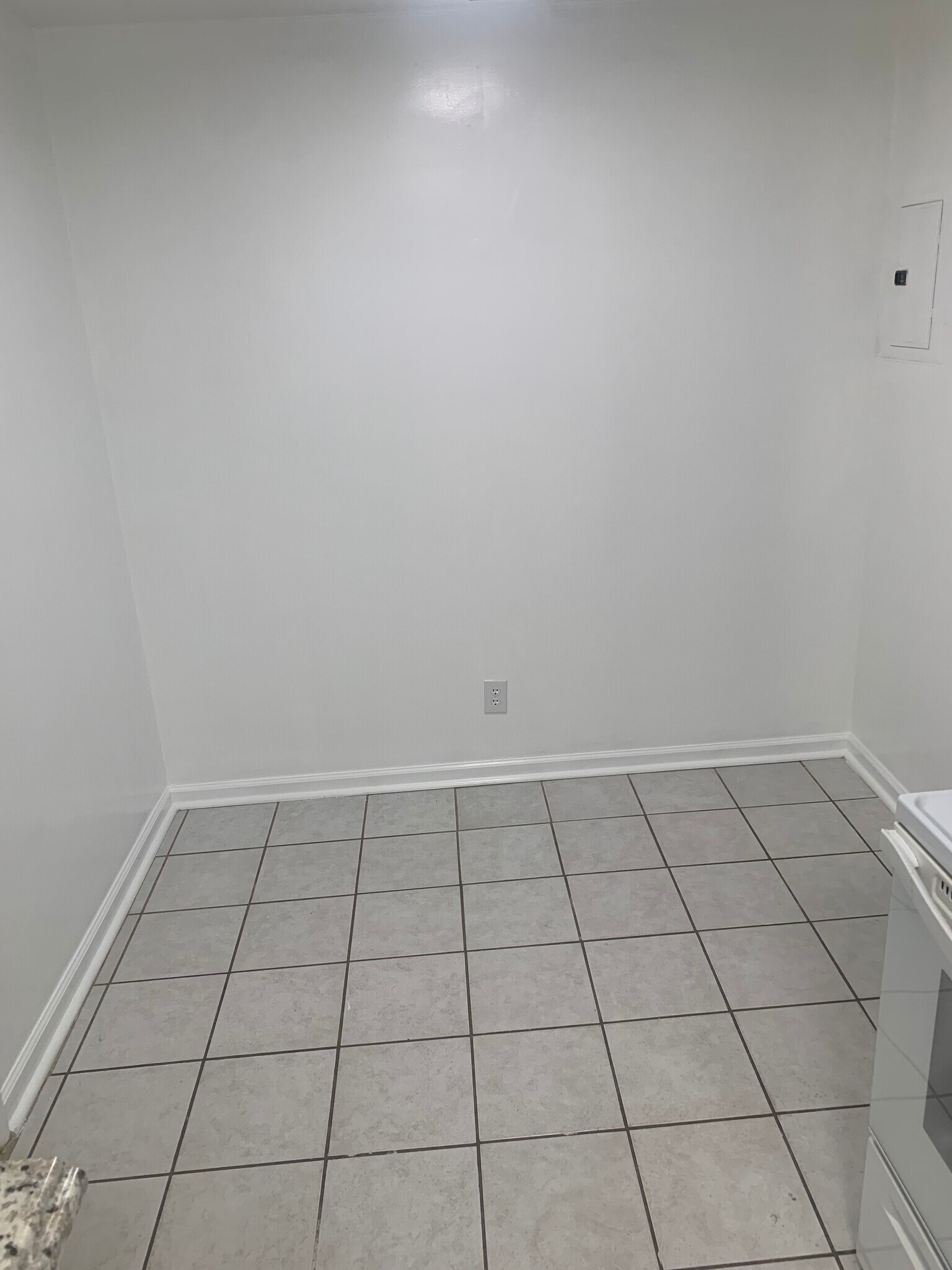 Building Photo - 2554 Ernest St