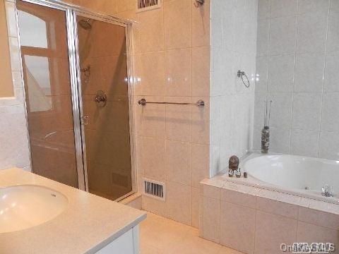 Building Photo - 1051 Oceanfront