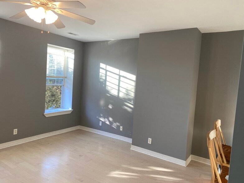 Building Photo - 19 S Broadway