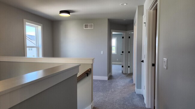Building Photo - 4858 Suelo Rd