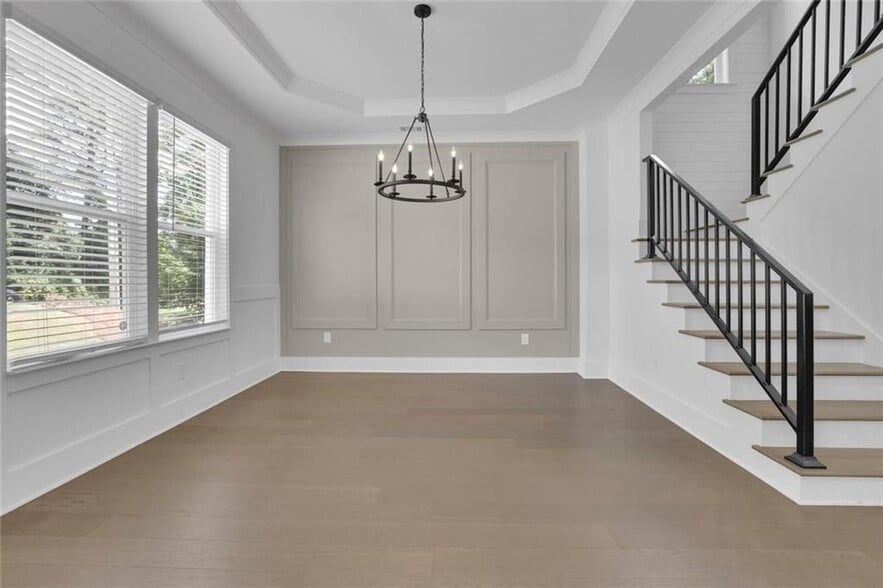 Building Photo - 6181 Shoreland Cir