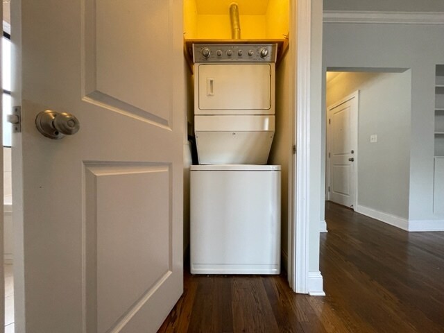 Building Photo - 742 W Addison St