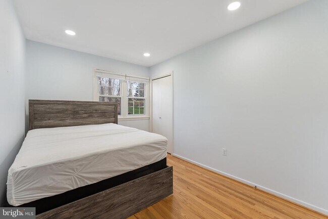 Building Photo - 2302 Tanglevale Dr