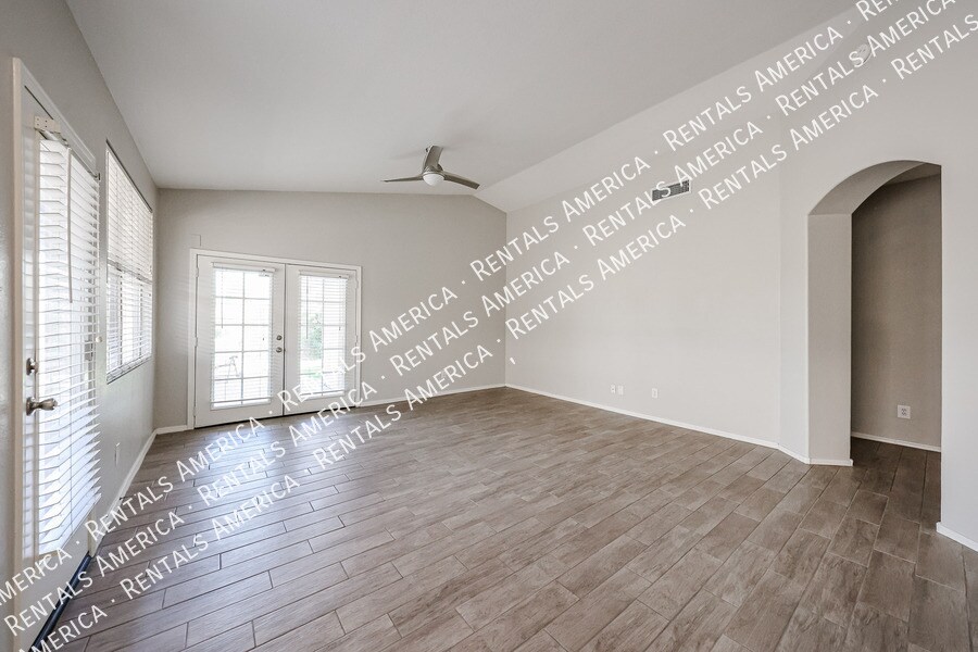 Building Photo - 153 S Garnet Rd