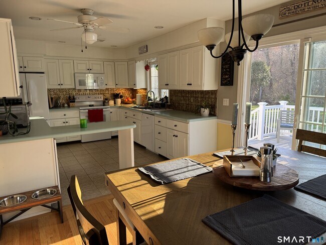 Building Photo - 15 Brookfield Dr