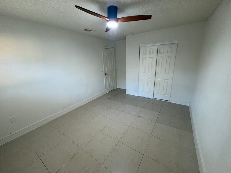 Building Photo - 7133 Pinewood Dr