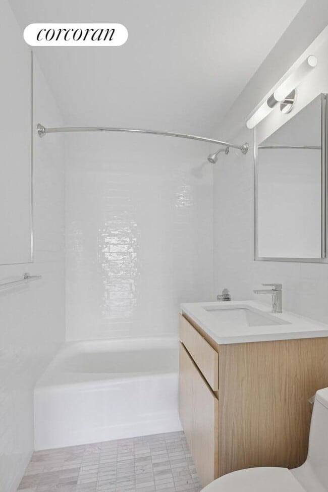 Building Photo - 501 E 87th St