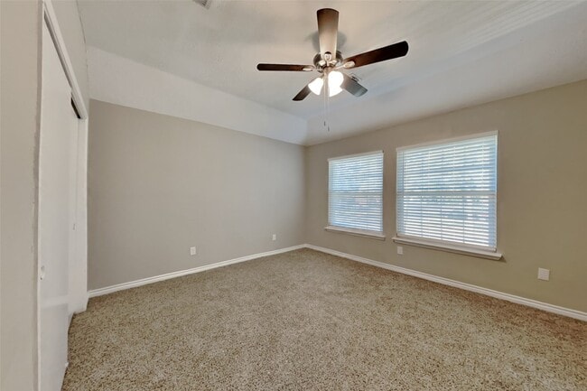 Building Photo - 7402 Grackle Dr