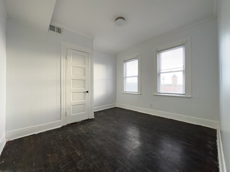Bedroom 2 - 367 Bishop Ave
