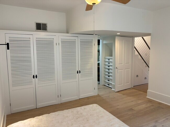 Building Photo - 12217 Rochester Ave