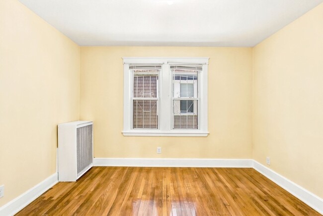 Building Photo - 72 Olney St